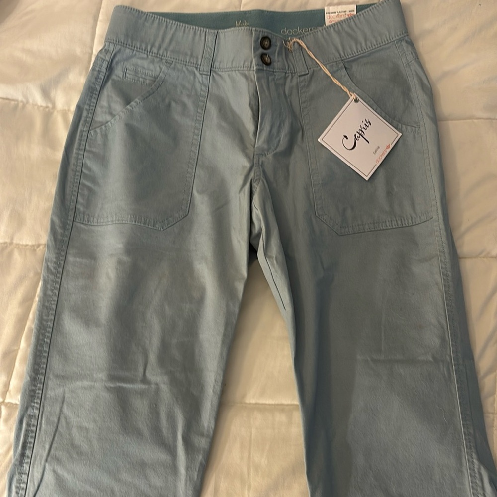 New with tags! Dockers capris